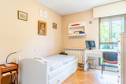 Продажа таухауса в Лас-Розас де Мадрид, Мадрид, Испания 5 спален, 300м2 №122500 - фото 14