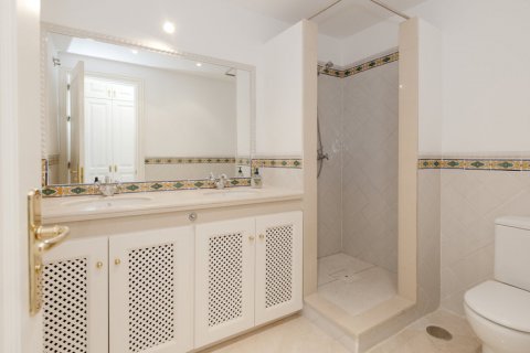 Townhouse zum Verkauf Malaga, Spanien 2 Schlafzimmer, 216.26 m2 Nr. 122497 - Foto 20
