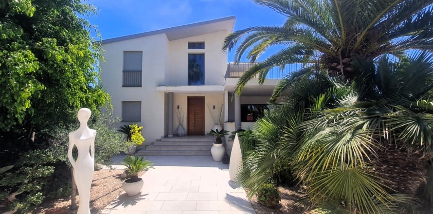 Villa Sa Coma, Mallorca, Spain 4 bedrooms, 368 sq.m. No. 128239