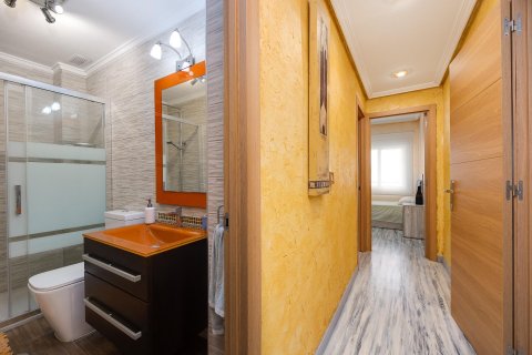 Apartamento en venta Torrevieja, Alicante, España 3 dormitorios, 115 m2 No. 131554 - foto 23