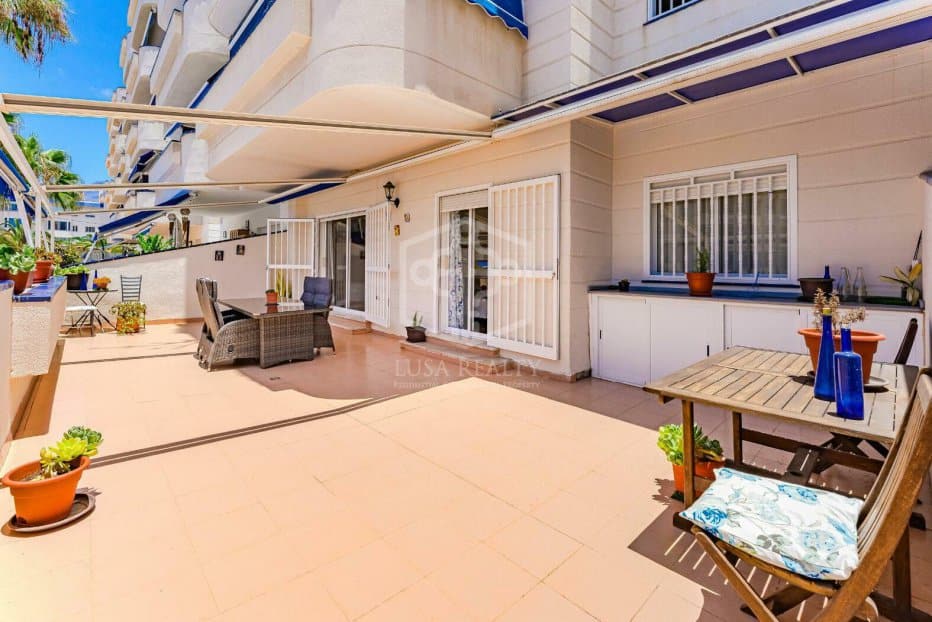 Appartamento a Los Cristianos, Tenerife, Spagna 4 camere da letto, 216 mq. N° 128035