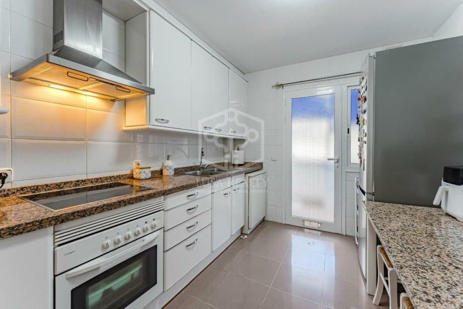 Appartamento a Los Cristianos, Tenerife, Spagna 4 camere da letto, 216 mq. N° 128035