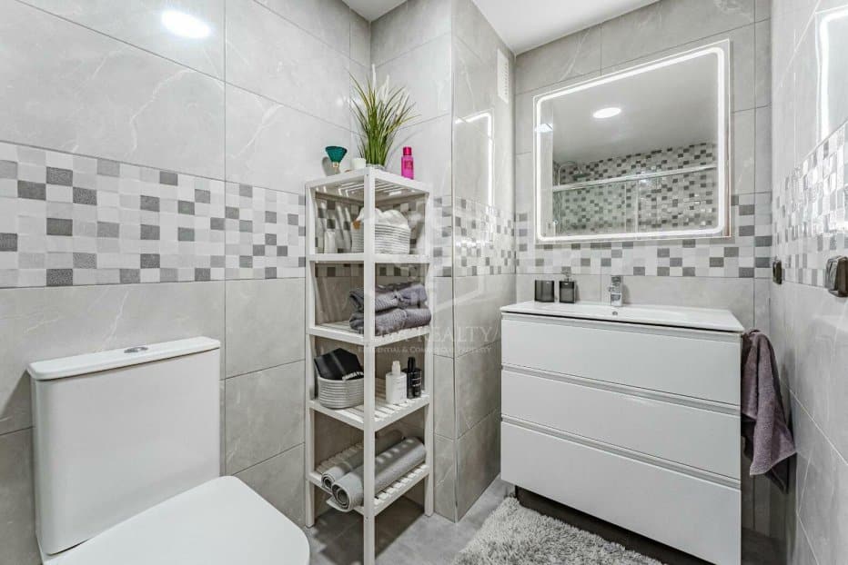 Appartamento a Los Cristianos, Tenerife, Spagna 4 camere da letto, 216 mq. N° 128035