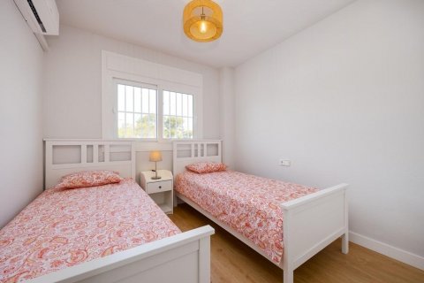 Lägenhet till salu Dehesa De Campoamor, Alicante, Spanien 2 sovrum, 70 kvm. Nr. 131886 - foto 8