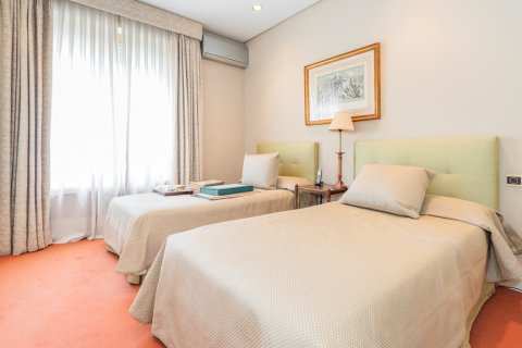 Apartament Madrid, Hiszpania 6 sypialni, 358 mkw. nr 121396 – zdjęcie 23