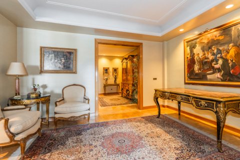 Apartament Madrid, Hiszpania 6 sypialni, 358 mkw. nr 121396 – zdjęcie 3