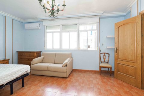 Продажа квартиры в Севилья, Испания 3 спальни, 130м2 №122196 - фото 10