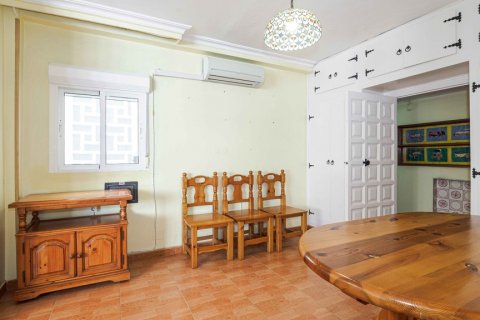 Продажа квартиры в Севилья, Испания 3 спальни, 130м2 №122196 - фото 13