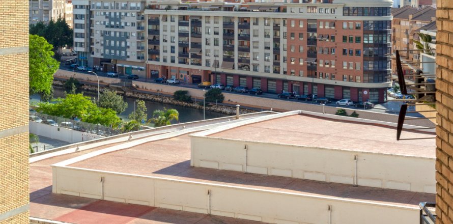 Квартира в Малага, Испания 2 спальни, 97м2 №122198