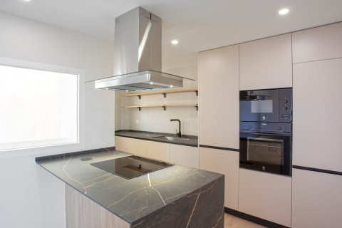 Продажа квартиры в Малага, Испания 2 спальни, 97м2 №122198 - фото 6