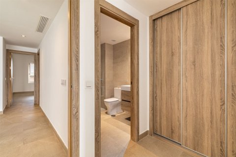 Penthäuser zum Verkauf Estepona, Malaga, Spanien 2 Schlafzimmer, 208 m2 Nr. 127408 - Foto 16