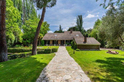 Продажа виллы в Сьюдалькампо, Мадрид, Испания 5 спален, 547м2 №121890 - фото 2