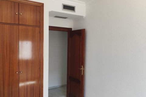 Аренда дуплекса в Севилья, Испания 2 спальни, 85м2 №121887 - фото 18