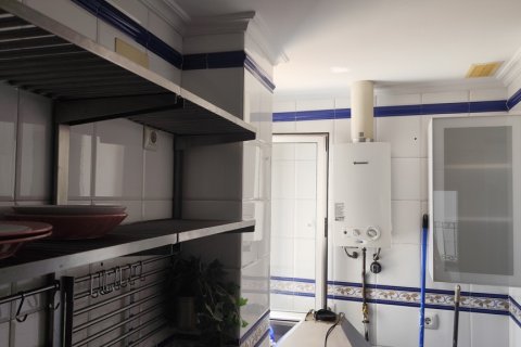 Аренда дуплекса в Севилья, Испания 2 спальни, 85м2 №121887 - фото 24