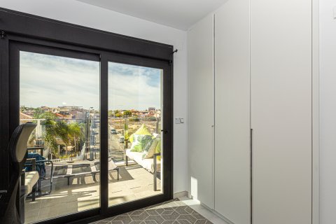 Lägenhet till salu La Zenia, Alicante, Spanien 2 sovrum, 89 kvm. Nr. 126984 - foto 16