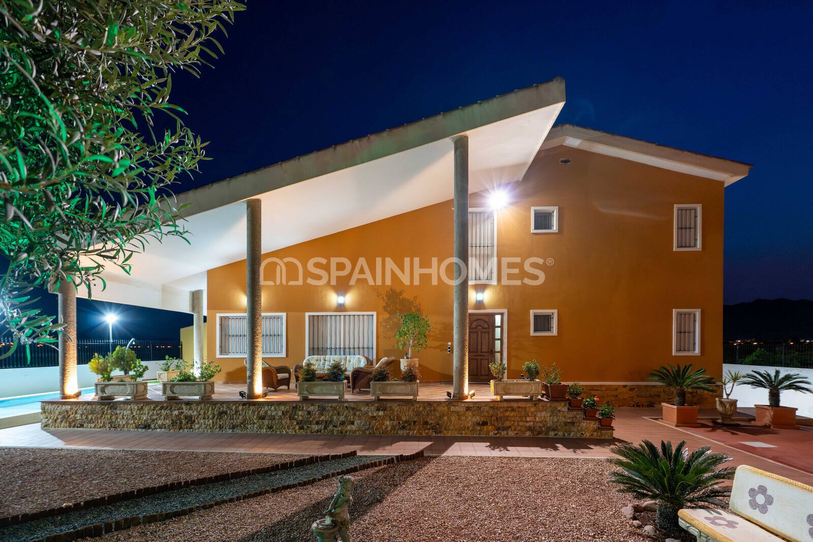 Villa in Orihuela, Alicante, Spain 5 bedrooms, 400 sq.m. No. 121146