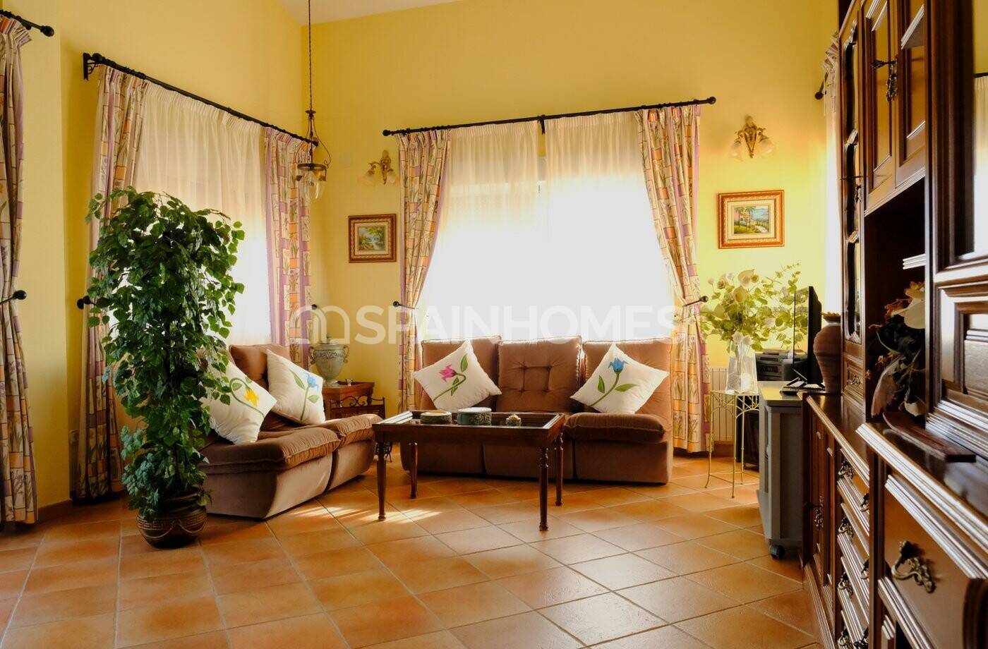 Villa in Orihuela, Alicante, Spain 5 bedrooms, 400 sq.m. No. 121146
