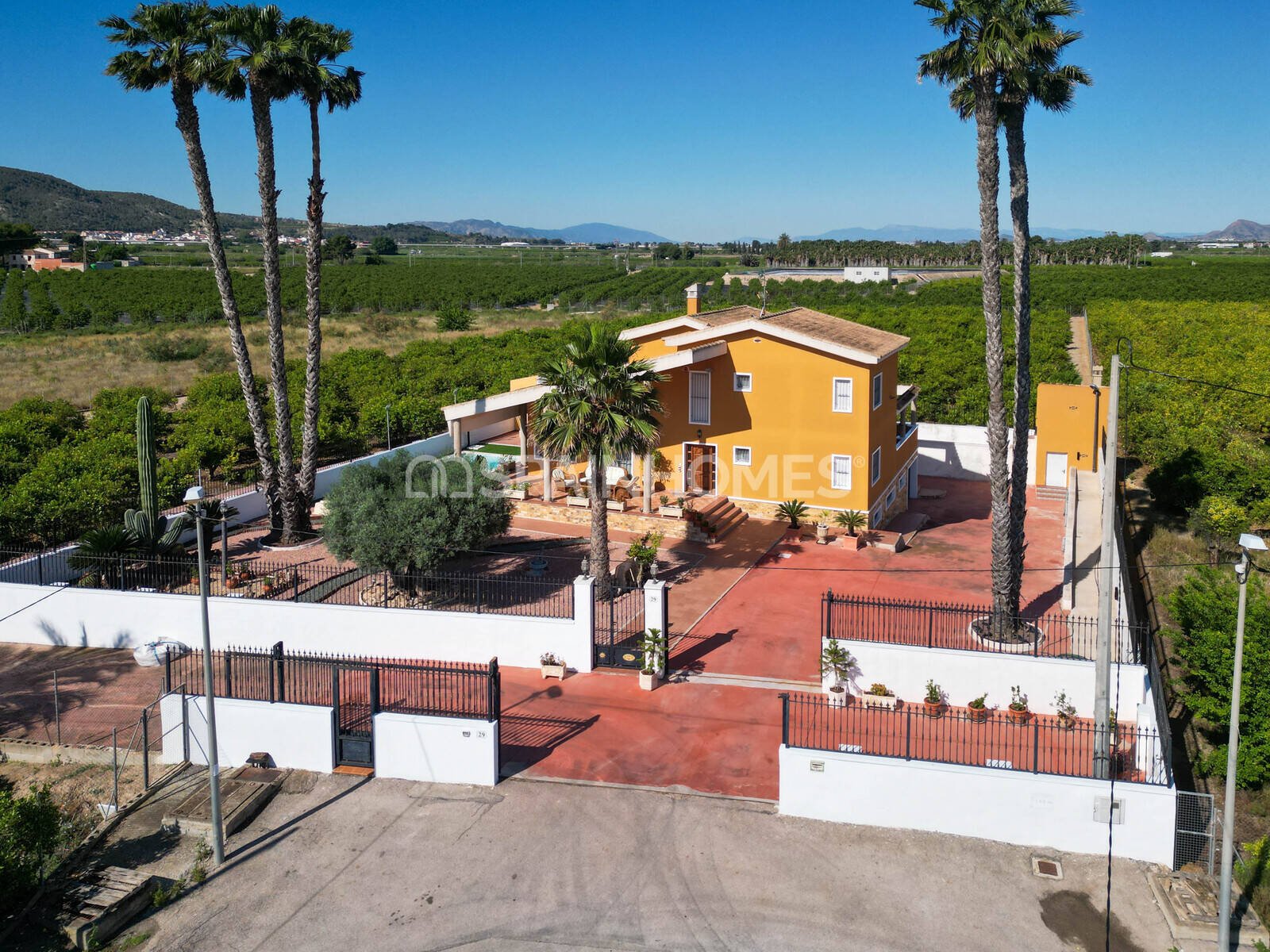 Villa in Orihuela, Alicante, Spain 5 bedrooms, 400 sq.m. No. 121146