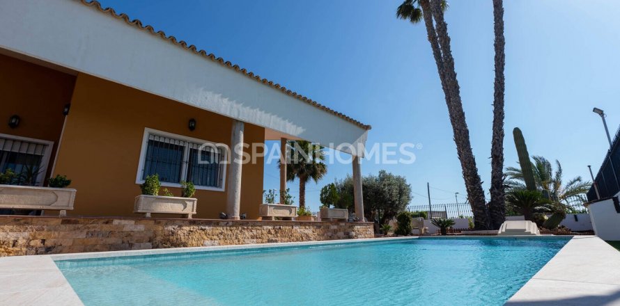 Villa Orihuela, Alicante, Spain 5 bedrooms, 400 sq.m. No. 121146
