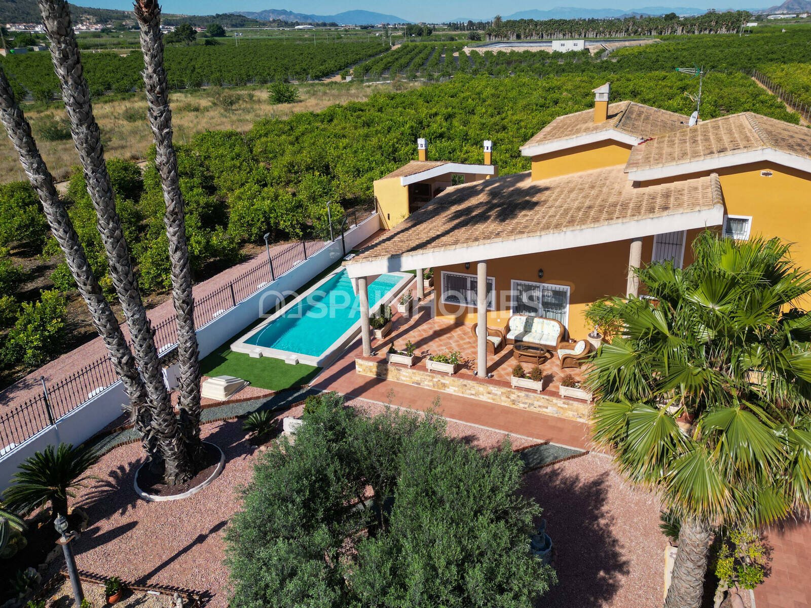 Villa in Orihuela, Alicante, Spain 5 bedrooms, 400 sq.m. No. 121146