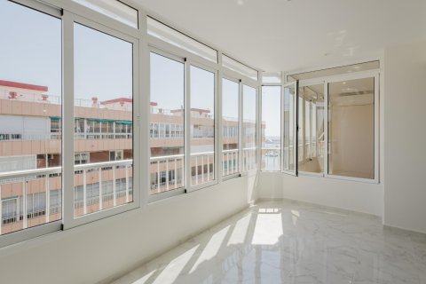 Apartment à vendre Torrevieja, Alicante, Espagne, 3 chambres, 110 m2 No. 125364 - photo 1