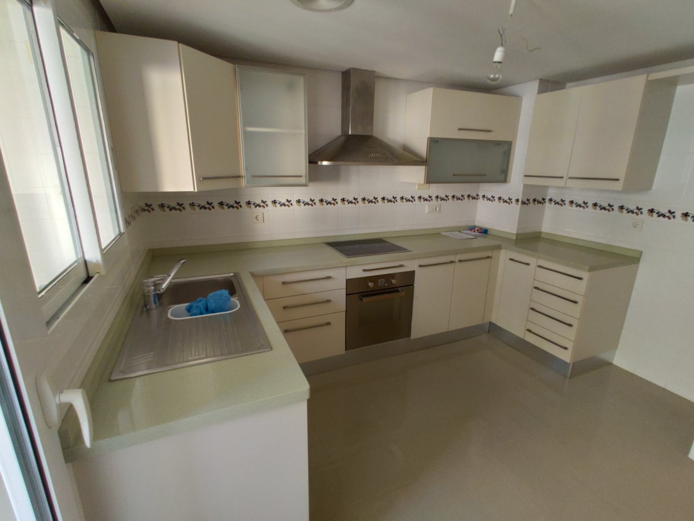 Apartment in Torrevieja, Alicante, Spain 3 bedrooms, 140 sq.m. No. 125411