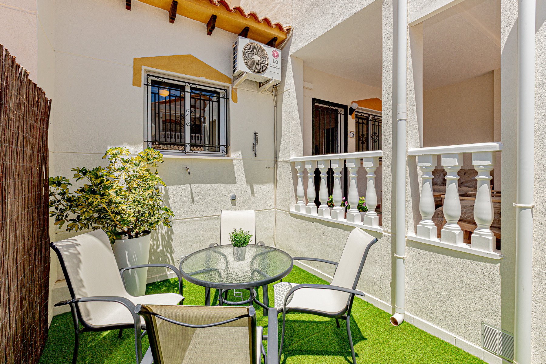 Rindu māja Torrevieja, Alicante, Spānijā 3 istabas, 82 m2 Nr. 126994