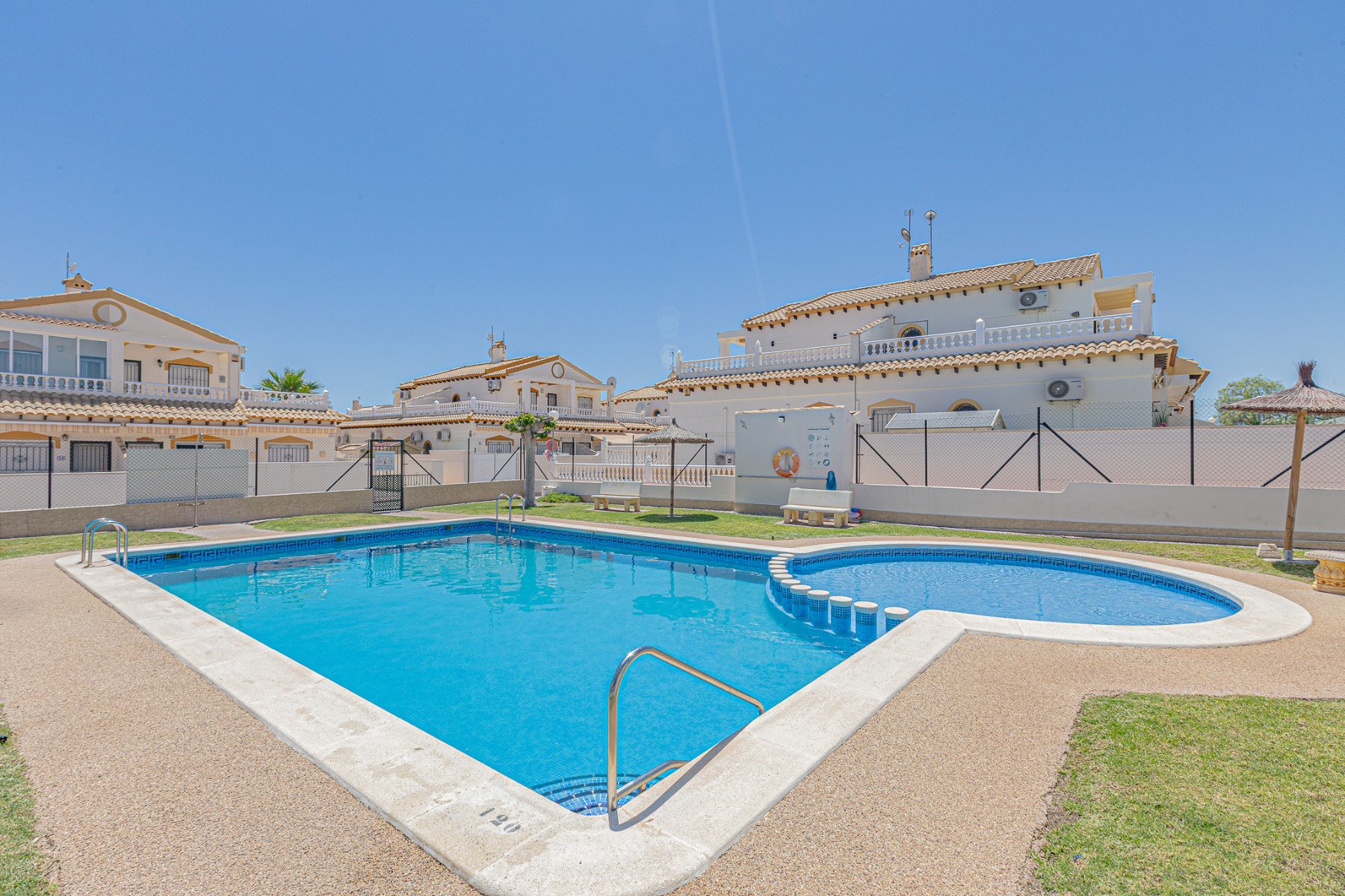 Rindu māja Torrevieja, Alicante, Spānijā 3 istabas, 82 m2 Nr. 126994