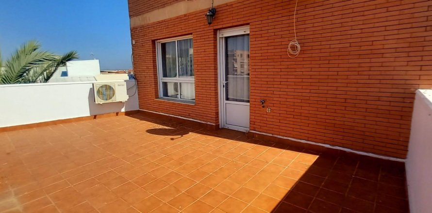 Townhouse Torrevieja, Alicante, Espagne 5 chambres, 230 m2 No. 129725