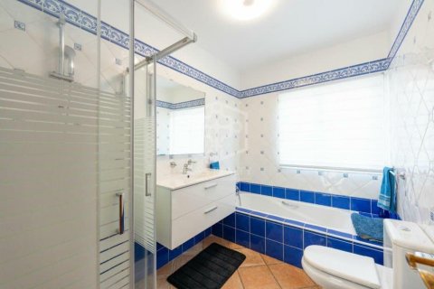 Villa for sale San Miguel de Abona, Tenerife, Spain 8 bedrooms, 530 sq.m. No. 130897 - photo 12