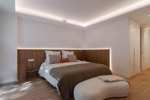 Apartment for sale Madrid, Spain 4 bedrooms, 204 sq.m. No. 127212 - photo 19