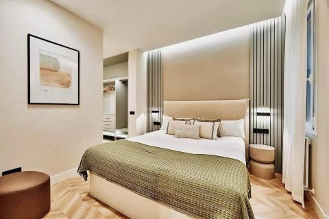 Apartment for sale Madrid, Spain 4 bedrooms, 204 sq.m. No. 127212 - photo 4