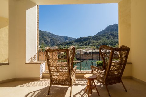 Townhouse for sale Soller, Mallorca, Spain 4 bedrooms, 305 sq.m. No. 128122 - photo 2
