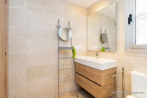 Продажа квартиры в Эстепона, Малага, Испания 2 спальни, 83м2 №120324 - фото 13