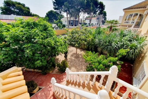 Huvila myytävänä Torrevieja, Alicante, Espanja, 3 makuuhuonetta, 224 m2 No. 129731 - kuva 8