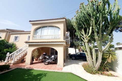 Huvila myytävänä Torrevieja, Alicante, Espanja, 3 makuuhuonetta, 224 m2 No. 129731 - kuva 2