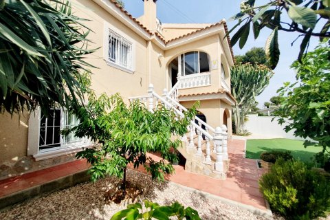 Huvila myytävänä Torrevieja, Alicante, Espanja, 3 makuuhuonetta, 224 m2 No. 129731 - kuva 29