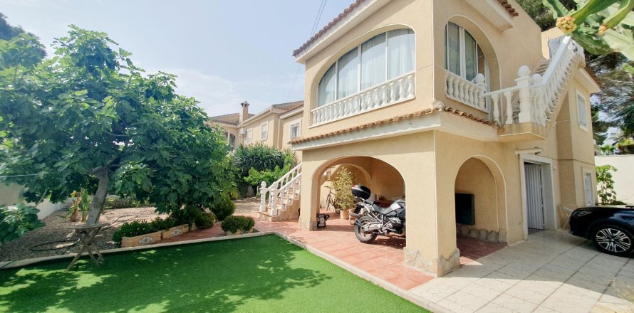 Huvila Torrevieja, Alicante, Espanja 3 makuuhuonetta, 224 m2 No. 129731