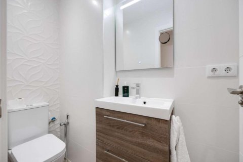 Apartment for sale Torrevieja, Alicante, Spain 3 bedrooms, 90 sq.m. No. 131489 - photo 13
