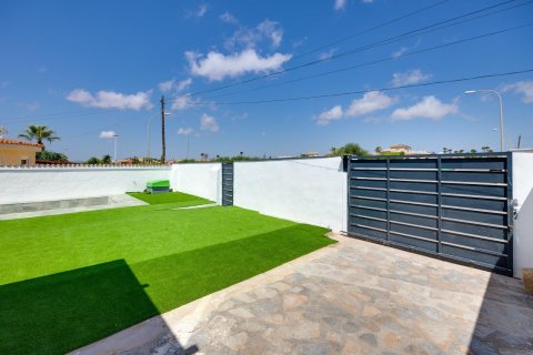 Villa for sale Torrevieja, Alicante, Spain 4 bedrooms, 93 sq.m. No. 131491 - photo 4
