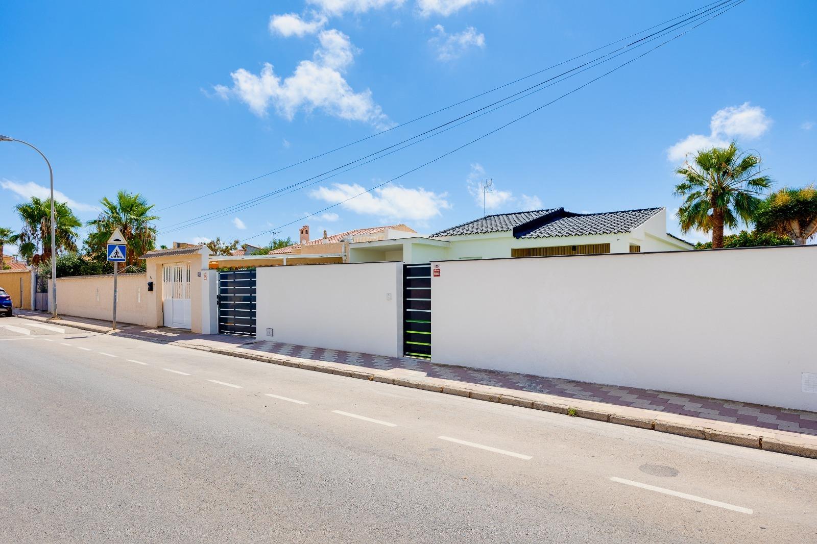 Huvila Torrevieja, Alicante, Espanja 4 makuuhuonetta, 93 m2 No. 131491