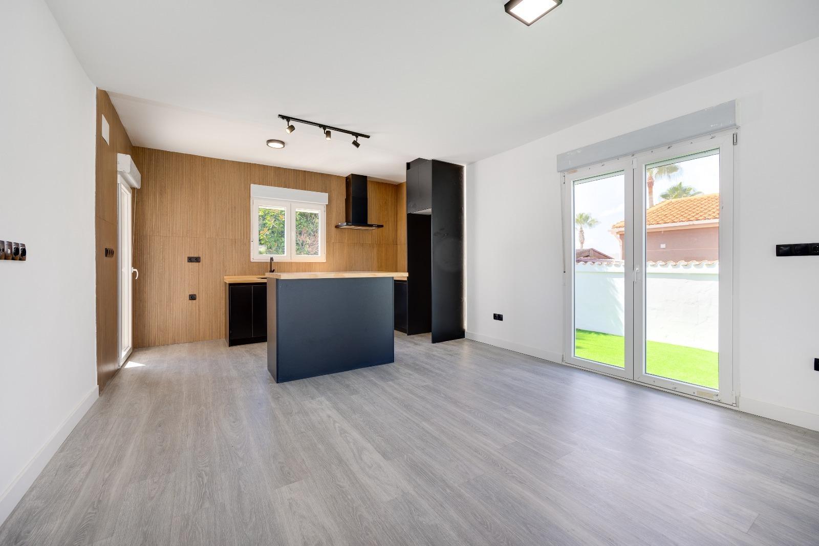 Huvila Torrevieja, Alicante, Espanja 4 makuuhuonetta, 93 m2 No. 131491