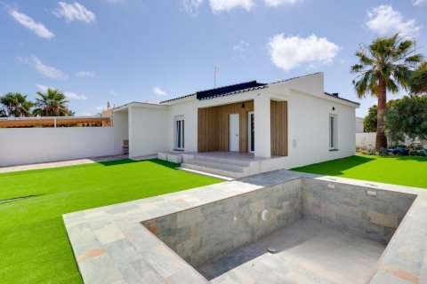 Villa for sale Torrevieja, Alicante, Spain 4 bedrooms, 93 sq.m. No. 131491 - photo 1