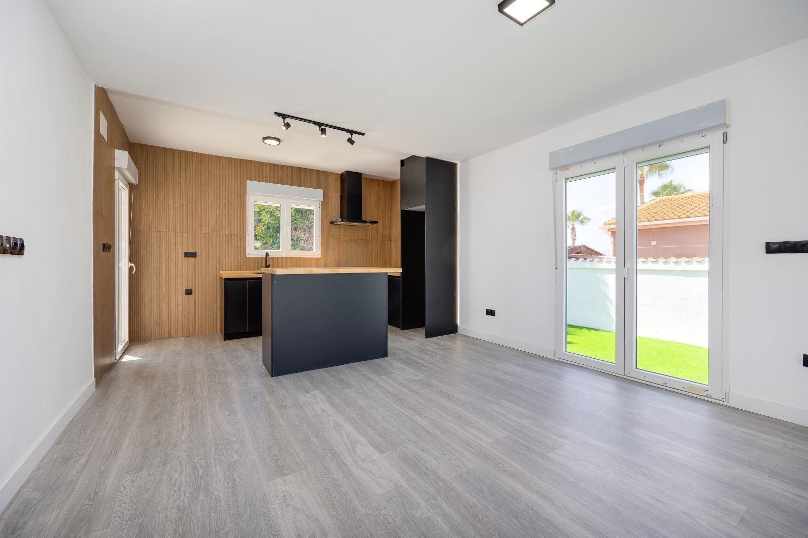 Huvila Torrevieja, Alicante, Espanja 4 makuuhuonetta, 93 m2 No. 131491