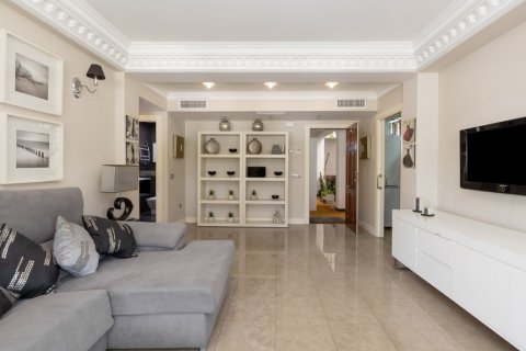 Продажа квартиры в Малага, Испания 2 спальни, 110м2 №122192 - фото 18