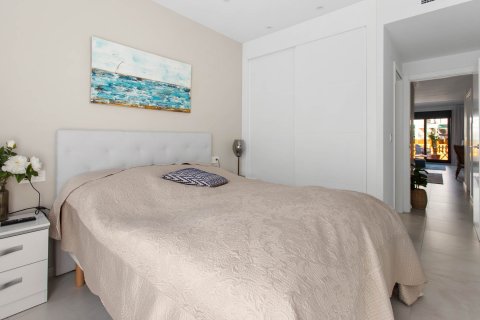 Apartment for sale Torrevieja, Alicante, Spain 2 bedrooms, 73 sq.m. No. 125711 - photo 4