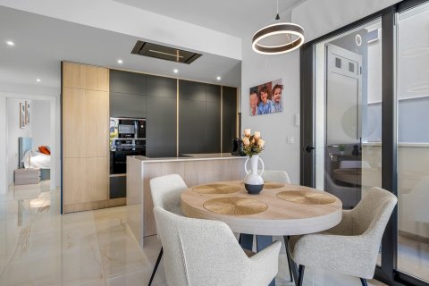 Продажа квартиры Аликанте, Испания 2 спальни, 83м2 №125712 - фото 4
