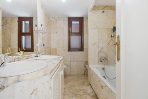 Townhouse for sale Estepona, Malaga, Spain 2 bedrooms, 97 sq.m. No. 127471 - photo 4