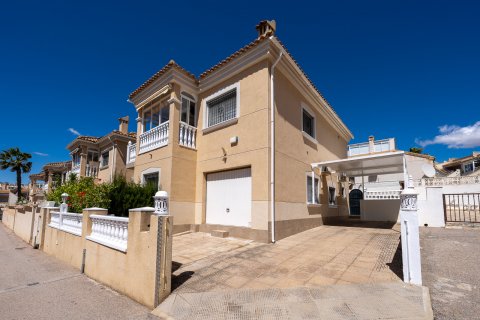 Villa till salu Alicante, Spanien 4 sovrum, 155 kvm. Nr. 126992 - foto 3