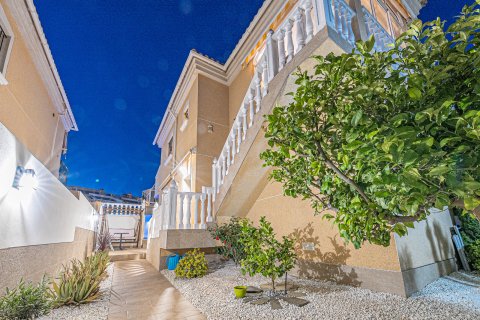 Villa till salu Alicante, Spanien 4 sovrum, 155 kvm. Nr. 126992 - foto 6